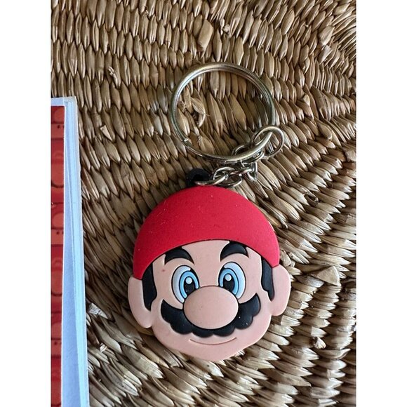 Super Mario keychain & notebook - Picture 2 of 6